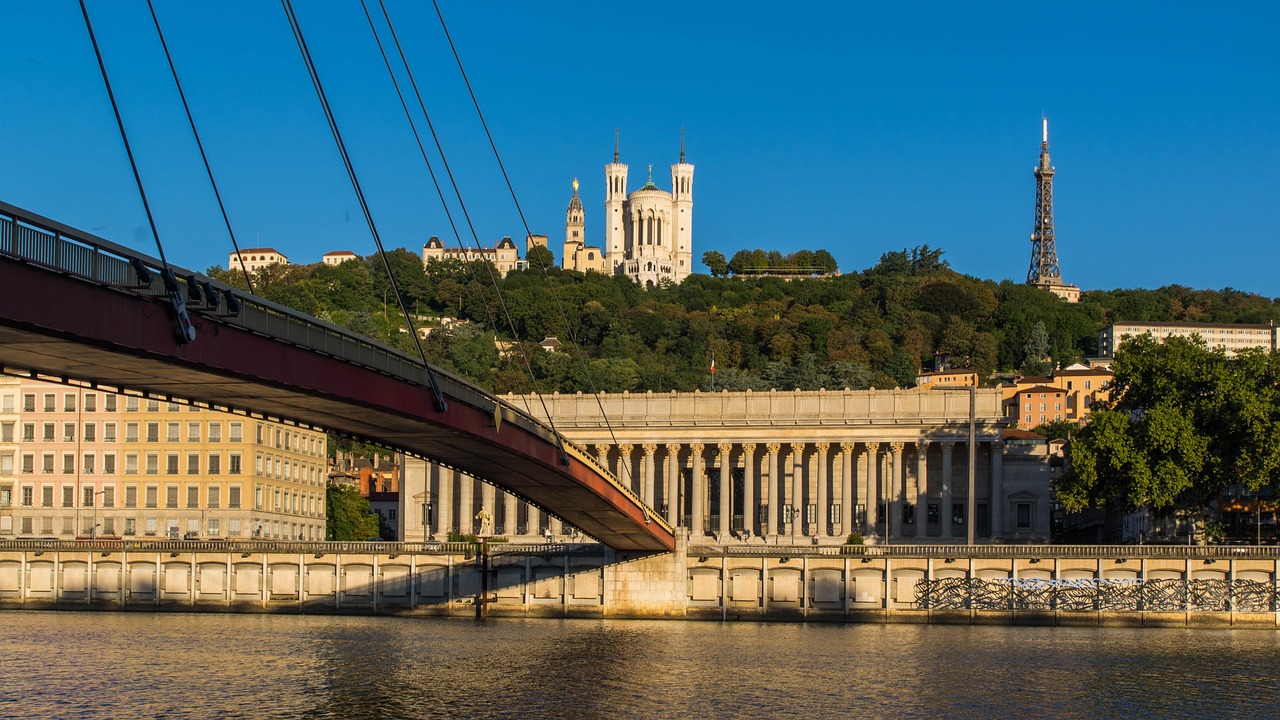 Où partir en France avec un enfant de 2 ans en octobre?